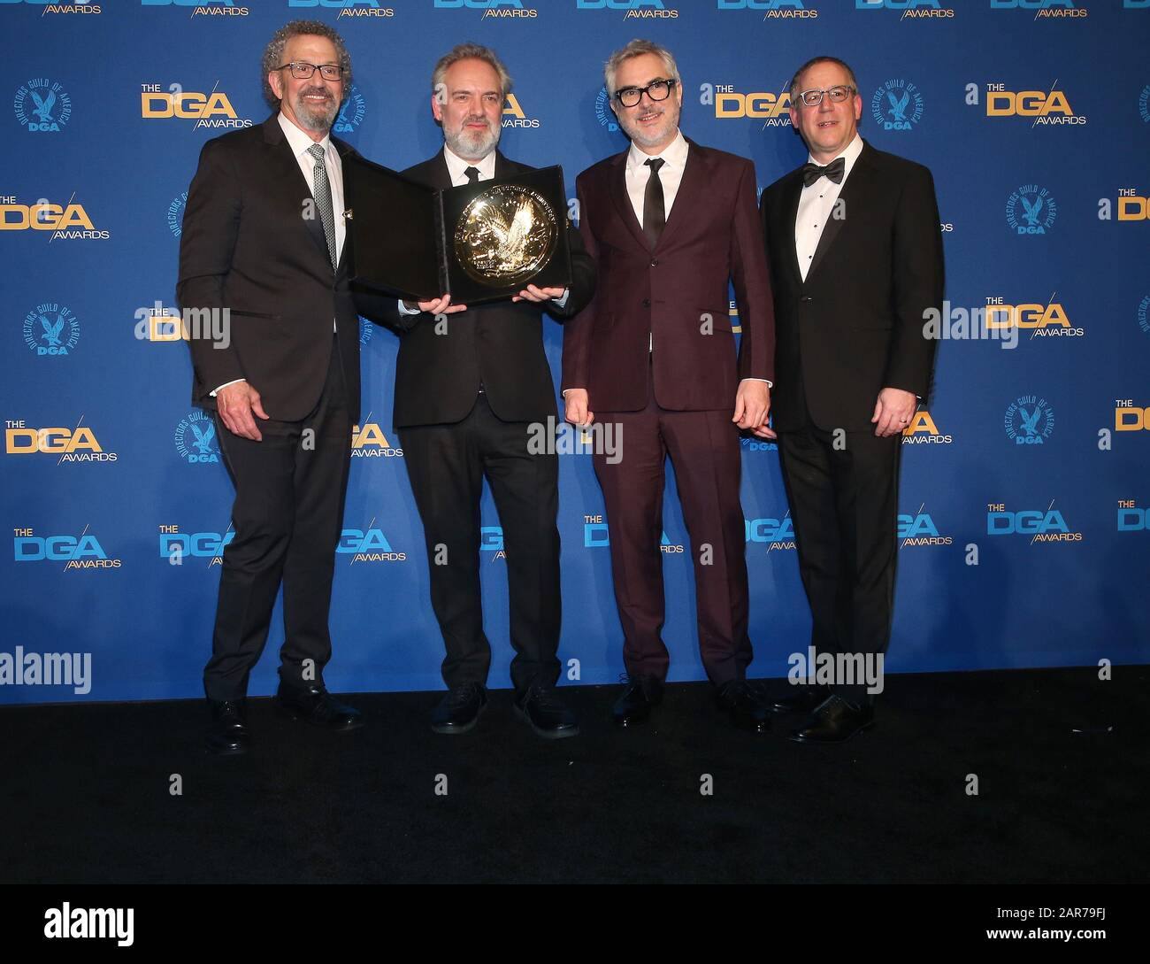 25 Gennaio 2020 - Los Angeles, California - Thomas Schlamme, Sam Mendes, Alfonso Cuarã³N, Russell Hollander. 72nd Annual Directors Guild Of America Awards (DGA Awards 2020) si è tenuto al Ritz Carlton. (Credit Image: © F. Sadou/AdMedia Via ZUMA Wire) Foto Stock