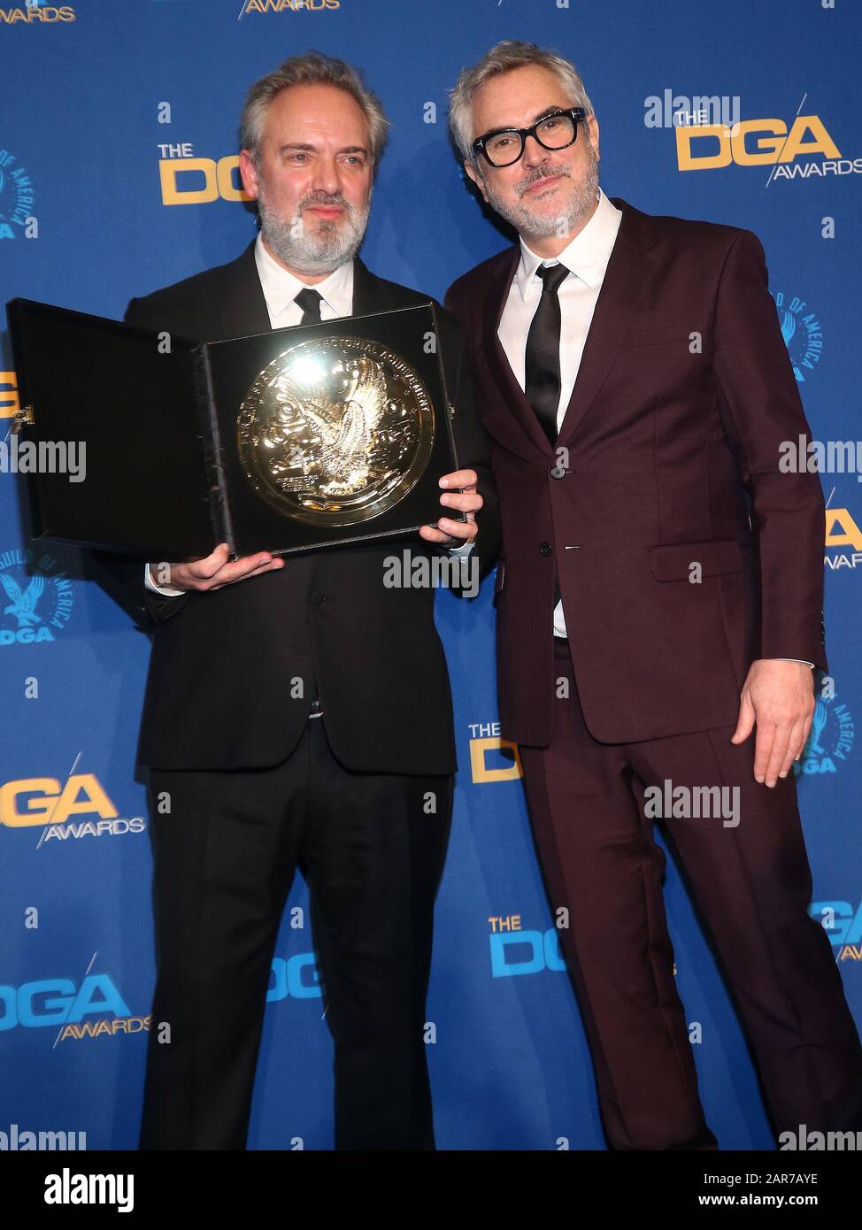 25 Gennaio 2020 - Los Angeles, California - Sam Mendes, Alfonso Cuarã³N. 72nd Annual Directors Guild Of America Awards (DGA Awards 2020) si è tenuto al Ritz Carlton. (Credit Image: © F. Sadou/AdMedia Via ZUMA Wire) Foto Stock