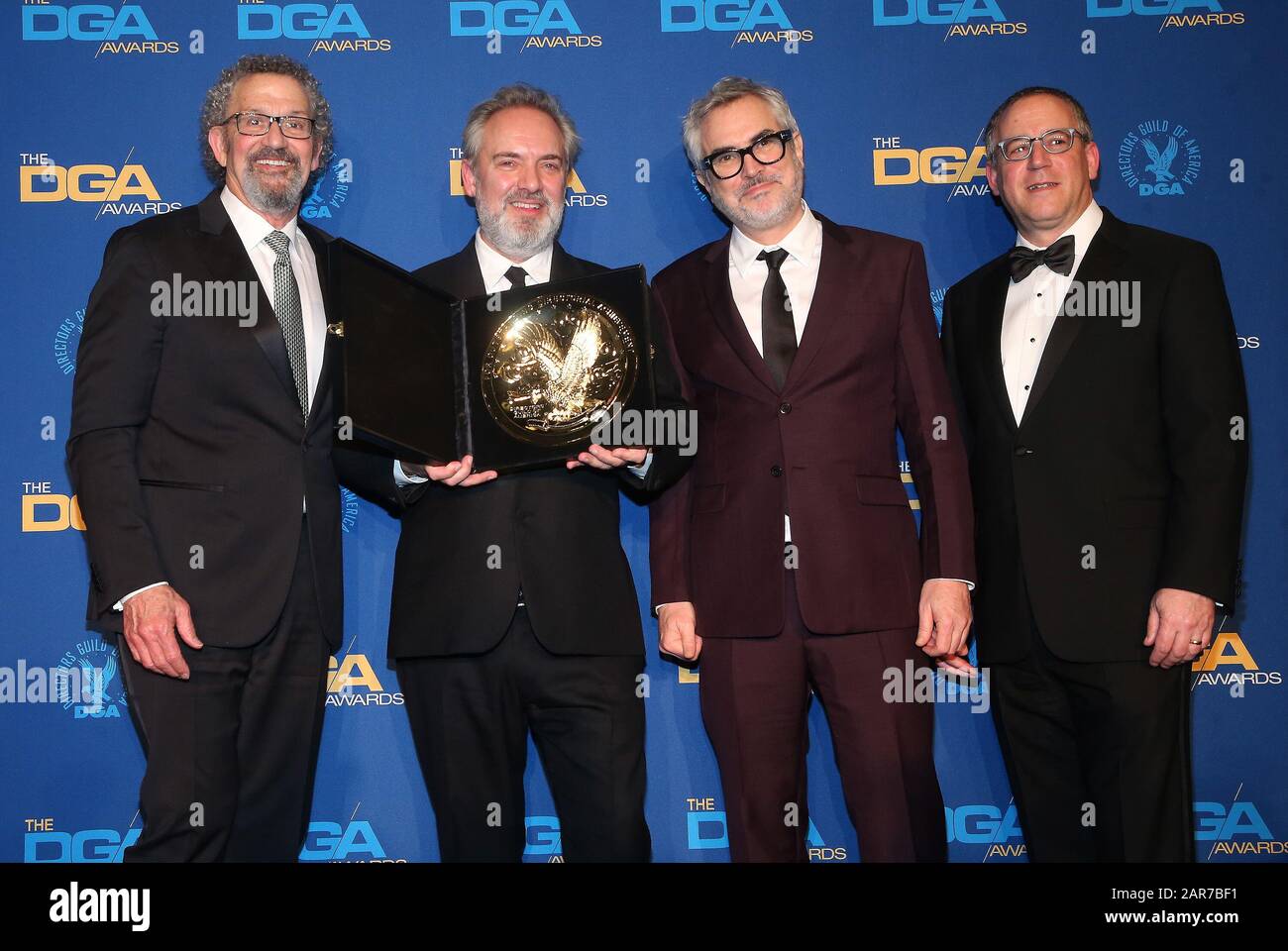25 Gennaio 2020 - Los Angeles, California - Thomas Schlamme, Sam Mendes, Alfonso Cuarã³N, Russell Hollander. 72nd Annual Directors Guild Of America Awards (DGA Awards 2020) si è tenuto al Ritz Carlton. (Credit Image: © F. Sadou/AdMedia Via ZUMA Wire) Foto Stock