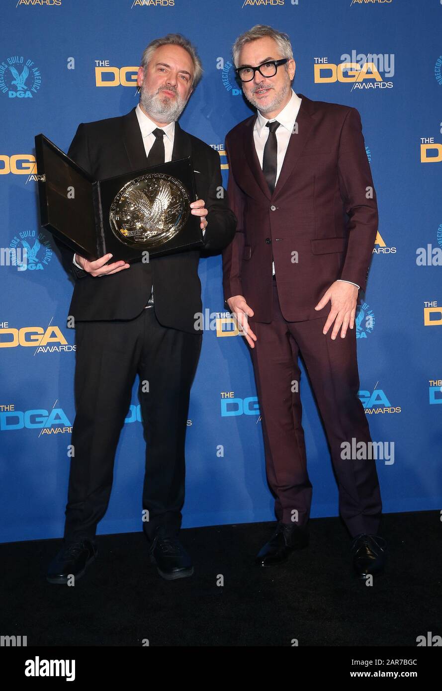 25 Gennaio 2020 - Los Angeles, California - Sam Mendes, Alfonso Cuarã³N. 72nd Annual Directors Guild Of America Awards (DGA Awards 2020) si è tenuto al Ritz Carlton. (Credit Image: © F. Sadou/AdMedia Via ZUMA Wire) Foto Stock