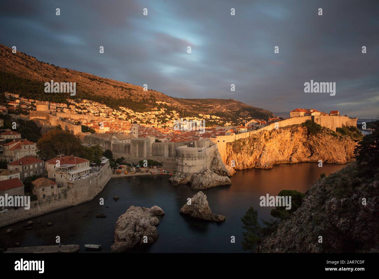 Dubrovnik tramonto visto dal forte Lovrijenac, Croazia Foto Stock
