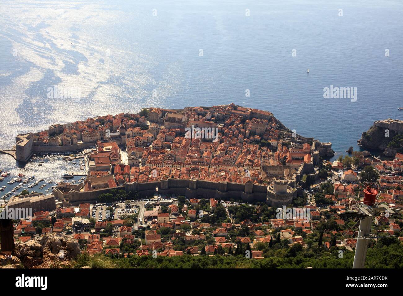 Vista sulla città vecchia di Dubrovnik dal monte SRD, Stari Grad. Croazia Foto Stock