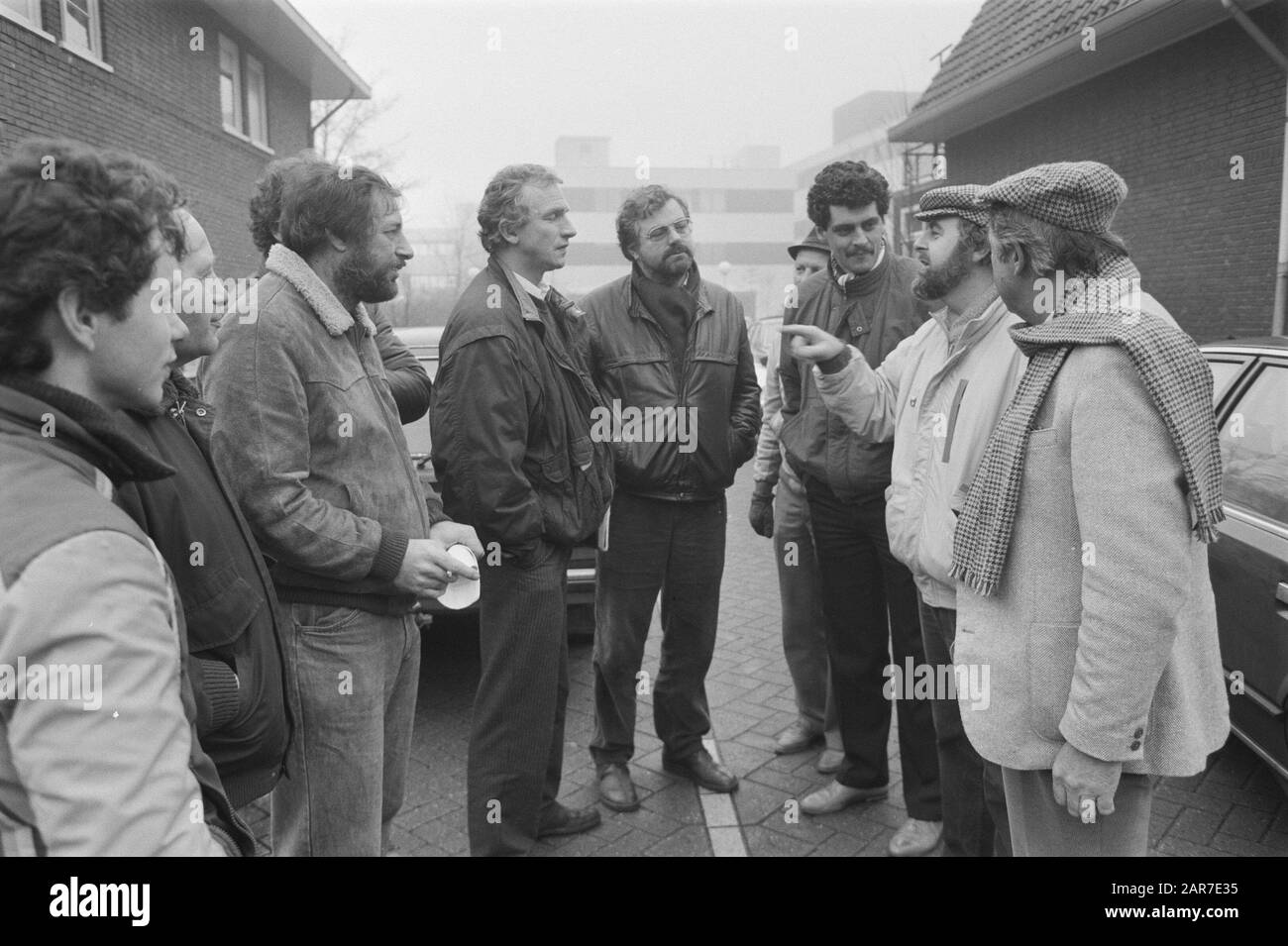 Consultazione NOS con le emittenti in sciopero; diffusione degli striker a B-Complex Data: 21 dicembre 1987 Parole Chiave: Consultazione, associazioni radiotelevisive, attaccanti Nome dell'istituzione: NOS Foto Stock