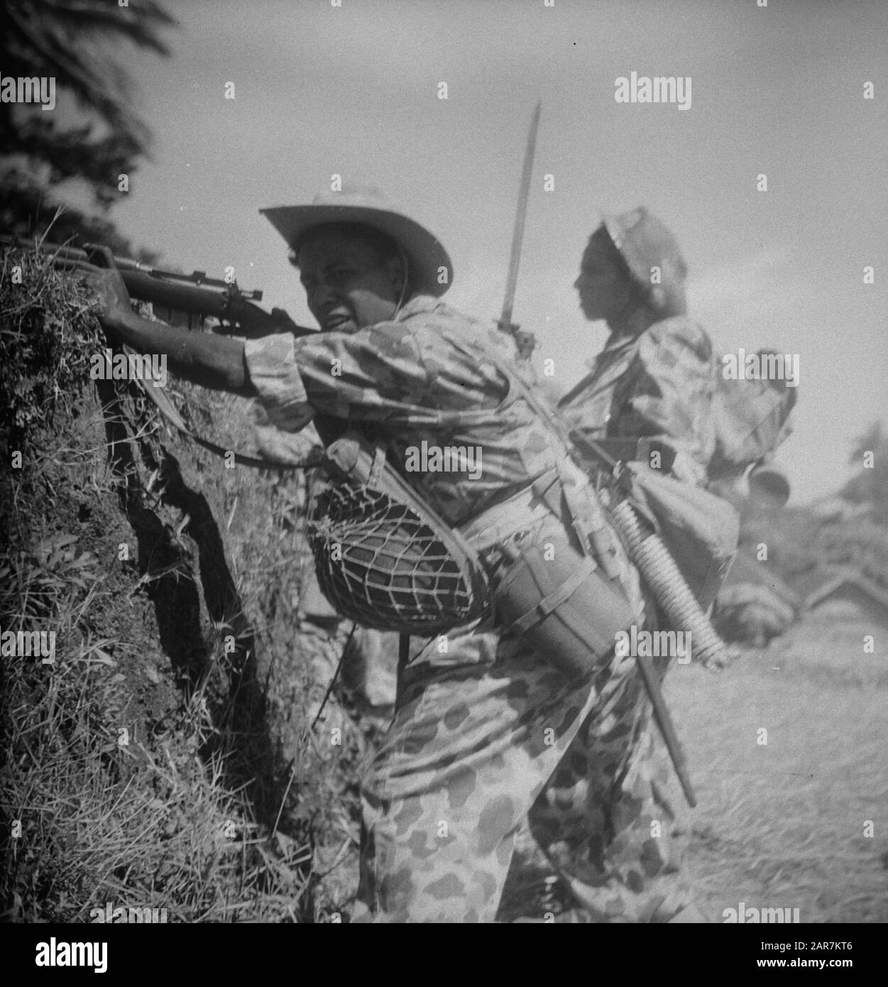 Azione della polizia. Surabaya 21-7-1947/22-7-1947 azione di polizia. Salomon Patty Di Ambon E Sacharias Lerisa, Nato A Malang Data: 21 Luglio 1947 Località: Indonesia, Indie Orientali Olandesi, Surabaya Foto Stock
