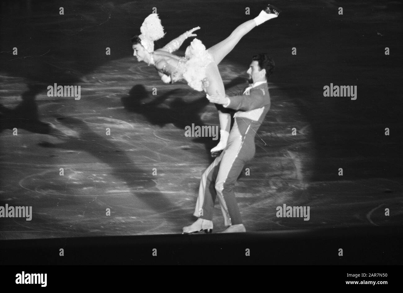 Premiere Holiday on Ice in New RAI. Parool Esclusivo Data: 1 Febbraio 1962 Parole Chiave: Prime Nome Istituto: Parool, Foto Stock