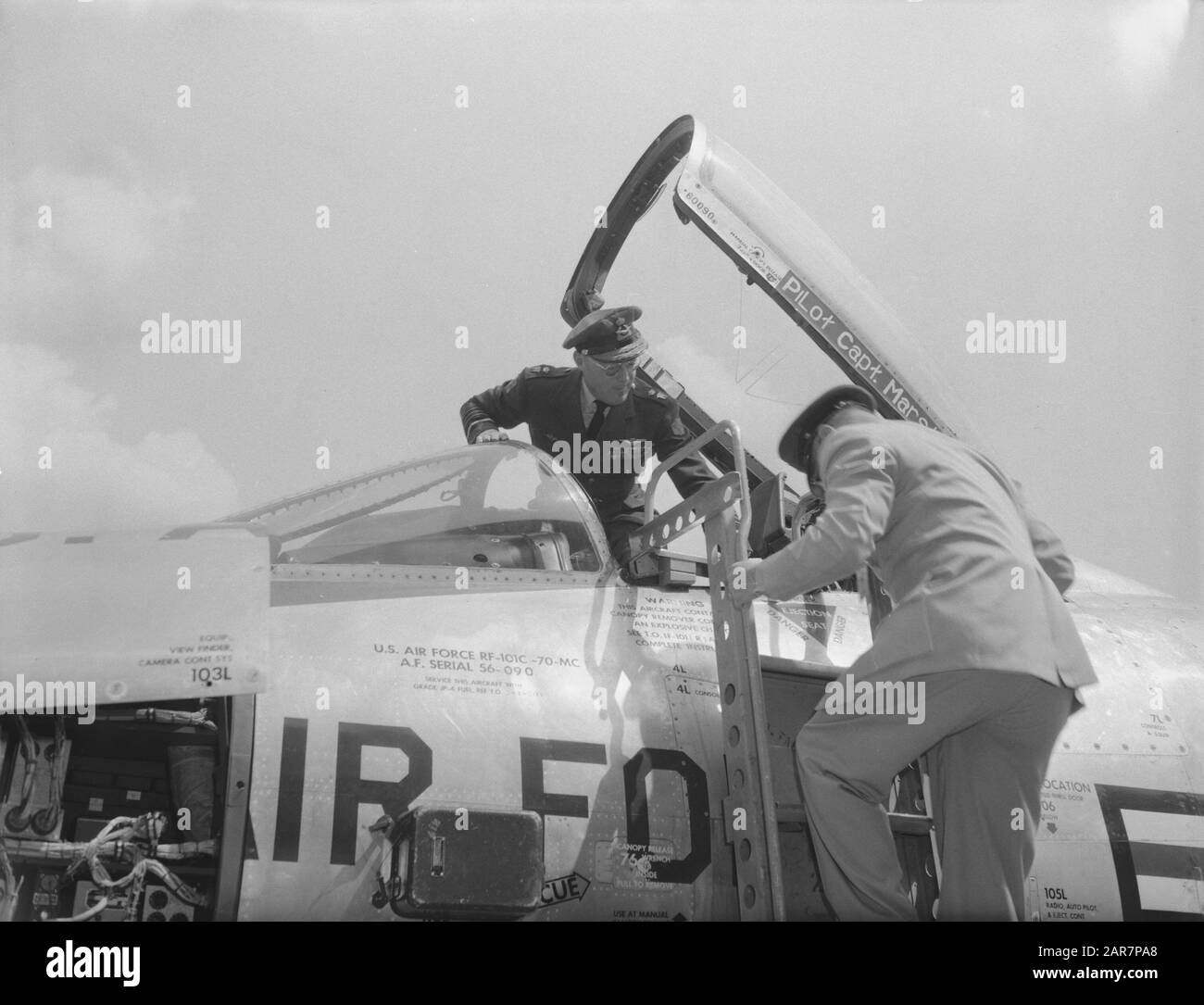 Cerimonia di premiazione del concorso aereo di fotografia ed esplorazione delle Forze aeree alleate in Europa Data: 5 giugno 1959 Foto Stock