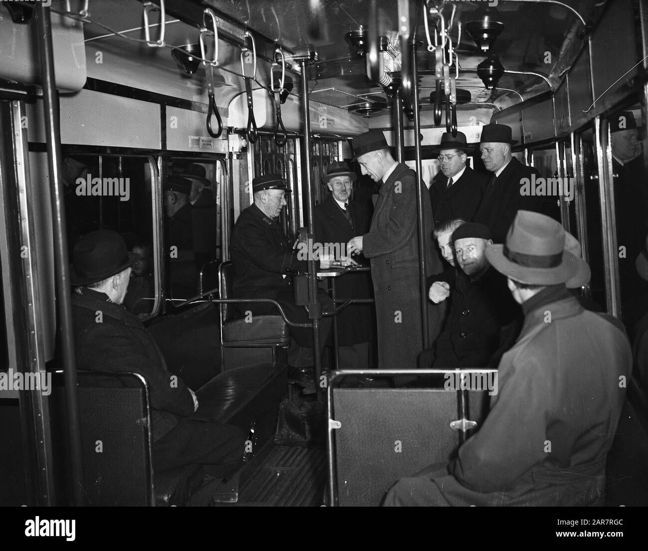 Interior nuovo tram auto Data: 22 Gennaio 1948 Parole Chiave: Interni, tram Foto Stock