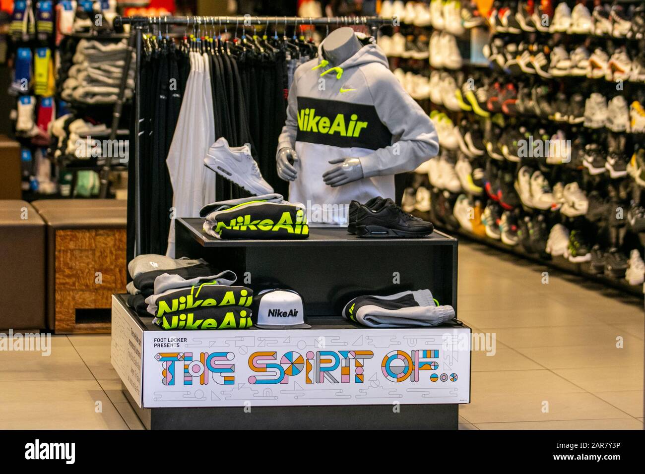 Lo spirito delle scarpe Nike Air in vendita nel negozio di scarpe a  Preston, Regno Unito Foto stock - Alamy