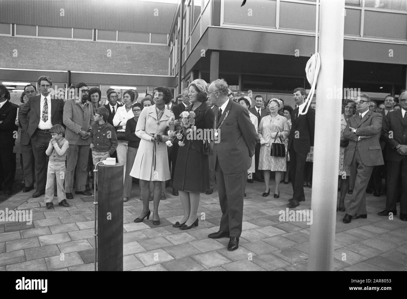 Princess Beatrix apre la sala sportiva Strijland a Nijkerk Data: 26 settembre 1972 luogo: Nijkerk Parole Chiave: Aperture, principesse, sale sportive Nome personale: Beatrix, princess, Strijland : Croes, Rob C./Anefo Foto Stock