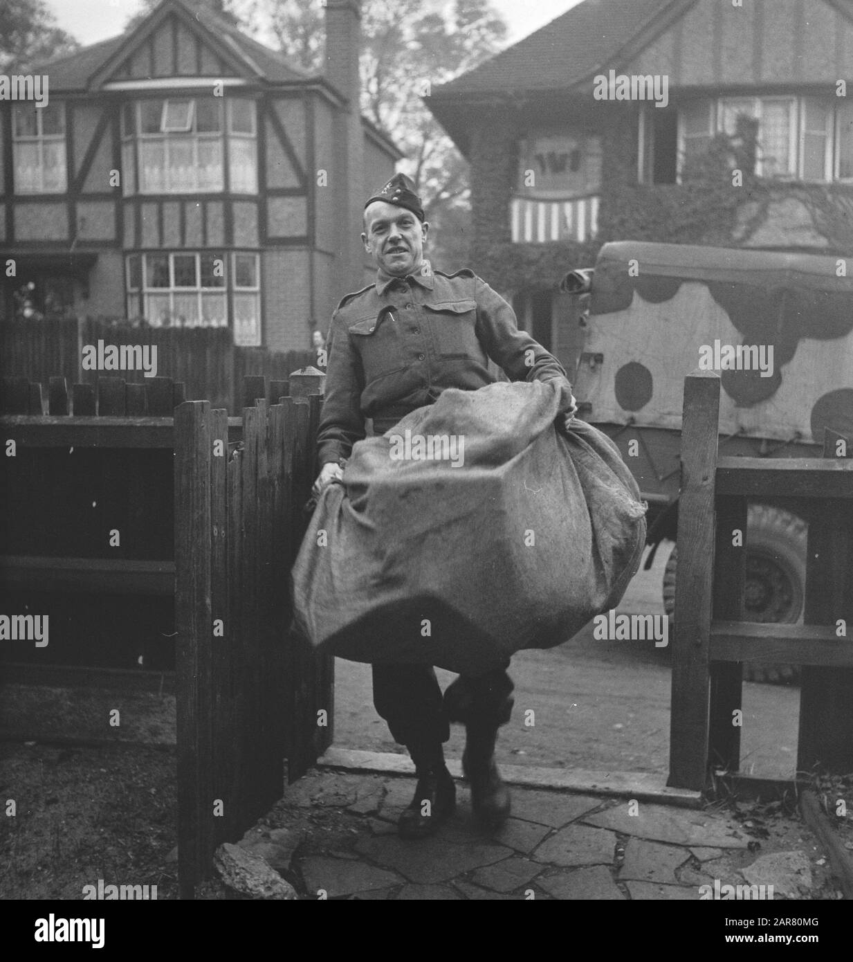 Principessa Irene Brigade. Il post è arrivato Data: 1943 posizione: Gran Bretagna Parole Chiave: Campi, esercito, posta, soldati, seconda guerra mondiale Foto Stock