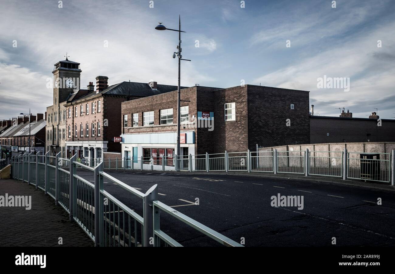 Torre dell'Orologio e sale del consiglio su Station Road, Ashington, Northumberland Foto Stock