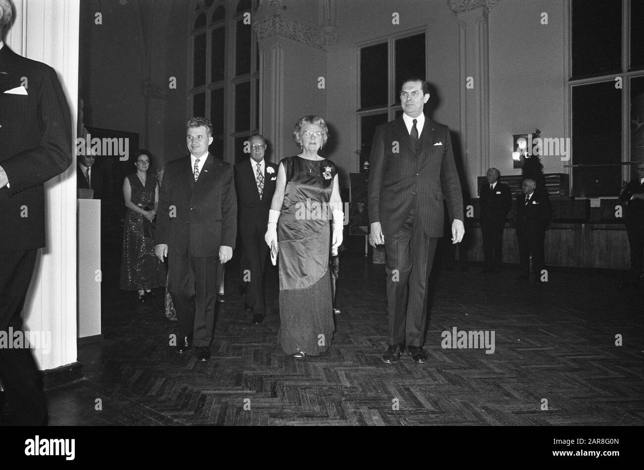Visita di Stato Presidente Ceausescu di Romania, cena di governo al Rijksmuseum per la visita di Stato rumeno Data: 11 aprile 1973 Parole Chiave: Queens, presidenti, visite di Stato Nome personale: Biesheuvel, Barend Foto Stock