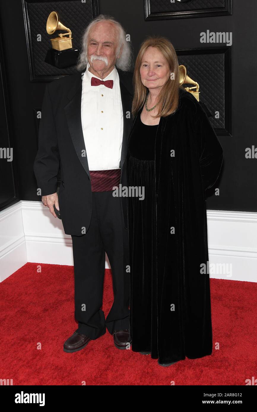 Los Angeles, California, Stati Uniti. 26th gennaio 2020. David Crosby, Jan Dance arriva al tappeto rosso 62nd Annual Grammy Awards che si tiene presso lo Staples Center il 26 gennaio 2020 a Los Angeles, California, Stati Uniti. (Foto di Snanlee B. Mirador/Sipa USA) credito: Sipa USA/Alamy Live News Foto Stock