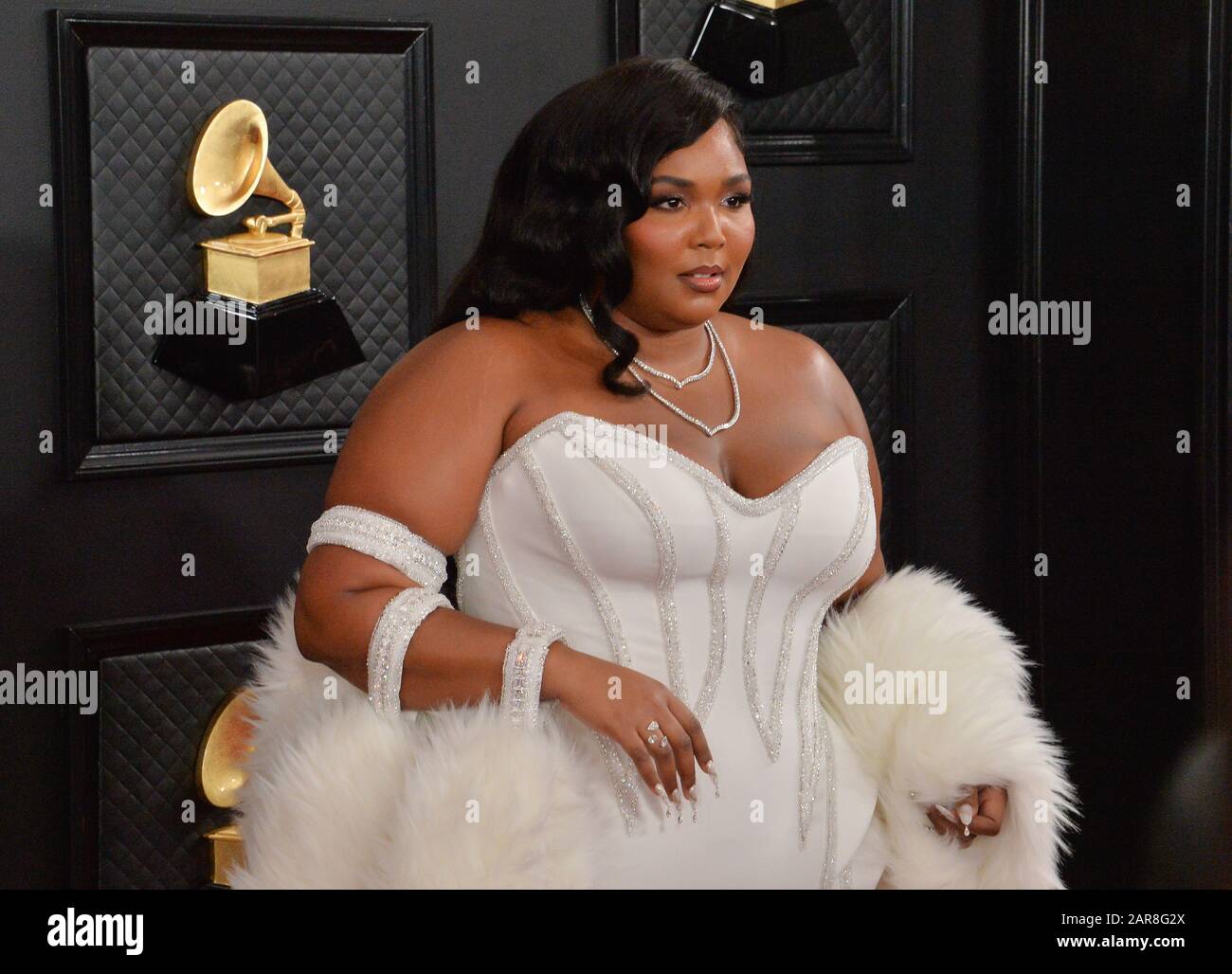 Los Angeles, Stati Uniti. 26th gennaio 2020. Los Angeles, Stati Uniti. 26th gennaio 2020. Lizzo arriva per i Grammy Awards annuali 62nd che si tengono allo Staples Center di Los Angeles domenica 26 gennaio 2020. Foto di Jim Ruymen/UPI Credit: UPI/Alamy Live News Foto Stock