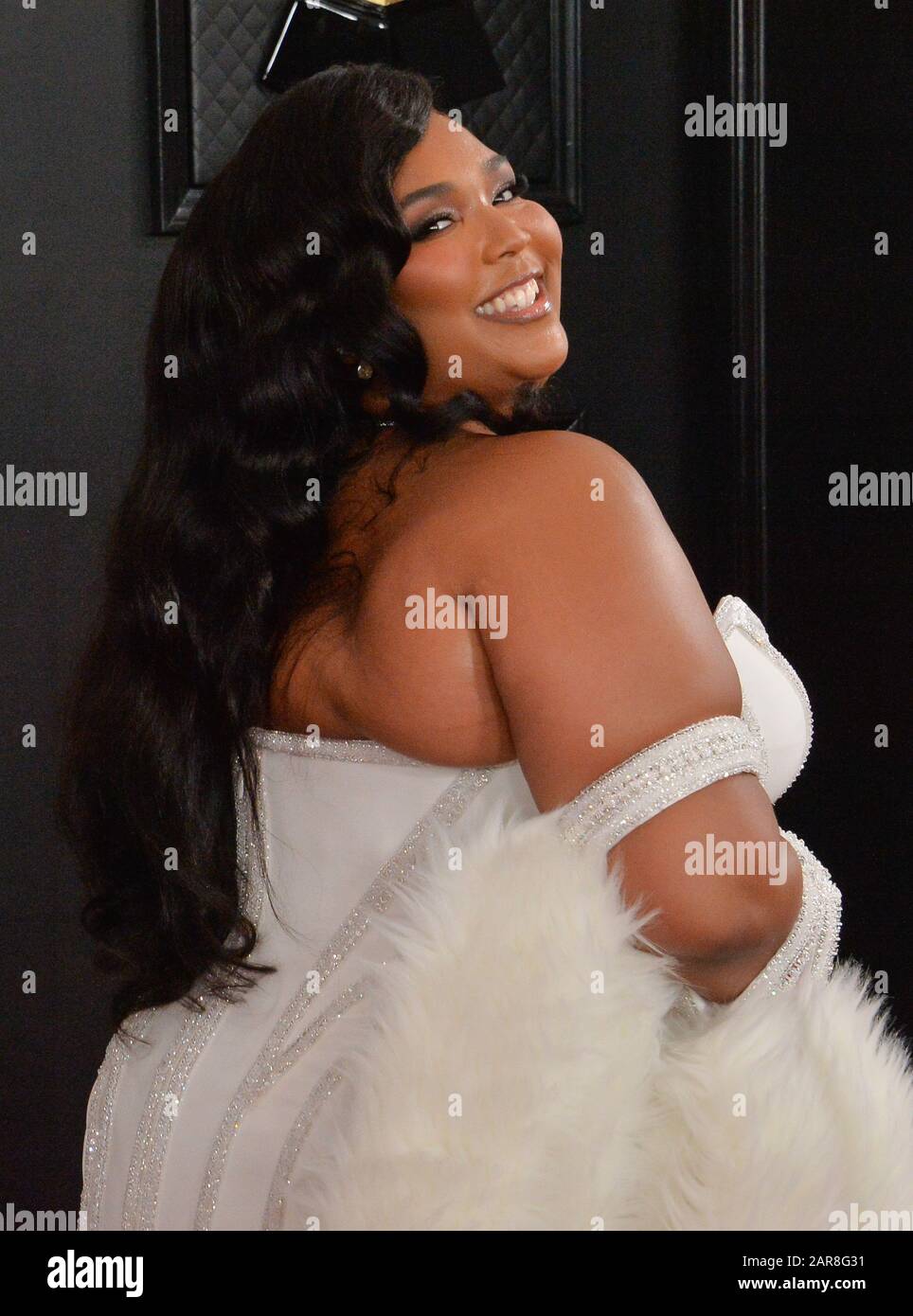 Los Angeles, Stati Uniti. 26th gennaio 2020. Los Angeles, Stati Uniti. 26th gennaio 2020. Lizzo arriva per i Grammy Awards annuali 62nd che si tengono allo Staples Center di Los Angeles domenica 26 gennaio 2020. Foto di Jim Ruymen/UPI Credit: UPI/Alamy Live News Foto Stock