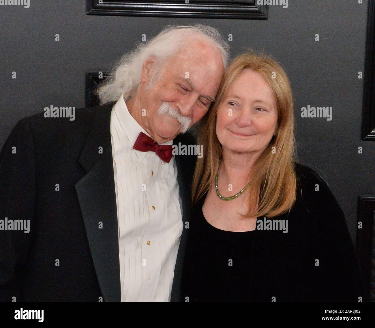 Los Angeles, California, Stati Uniti. 26th gennaio 2020. David Crosby e Jan Dance arrivano per i Grammy Awards annuali della 62nd che si tengono presso lo Staples Center di Los Angeles domenica 26 gennaio 2020. Foto di Jim Ruymen/UPI Credit: UPI/Alamy Live News Foto Stock