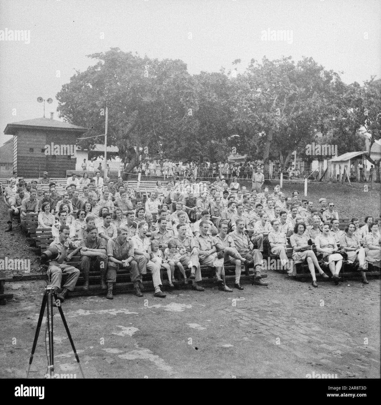 Teatro all'aperto Tjilitan Teatro spettacolo all'aperto. Data Pubblica: 10 Gennaio 1948 Località: Indonesia, Indie Orientali Olandesi Foto Stock