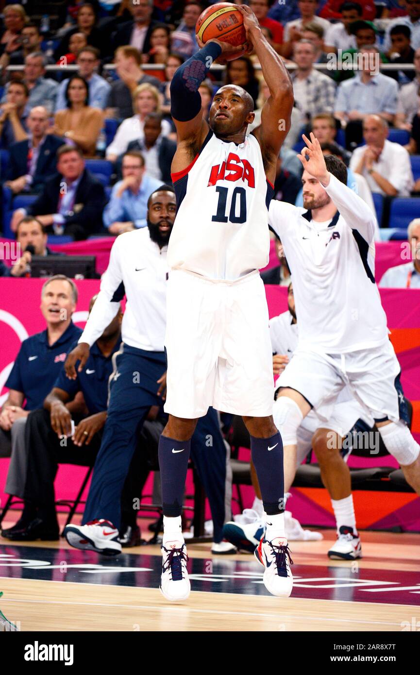 Londra, Regno Unito. 8 Agosto 2012. Foto di US Basketball star Kobe Bryant in gara per Team USA contro l'Australia durante i quarti di finale del torneo di basket alle Olimpiadi di Londra del 2012. Bryant insieme alla figlia di 13 anni, Gianna è stata uccisa in un incidente in elicottero a Calabasas, California, domenica 26 gennaio 2019 Foto Stock