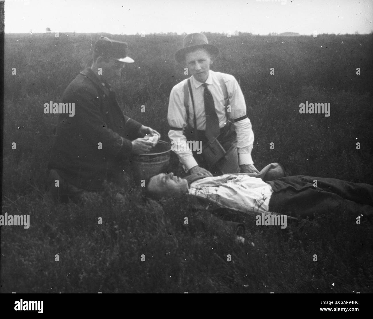 Instillando un fuoco catturato//Data: Parole Chiave dense: Forestale, fuoco della foresta Foto Stock