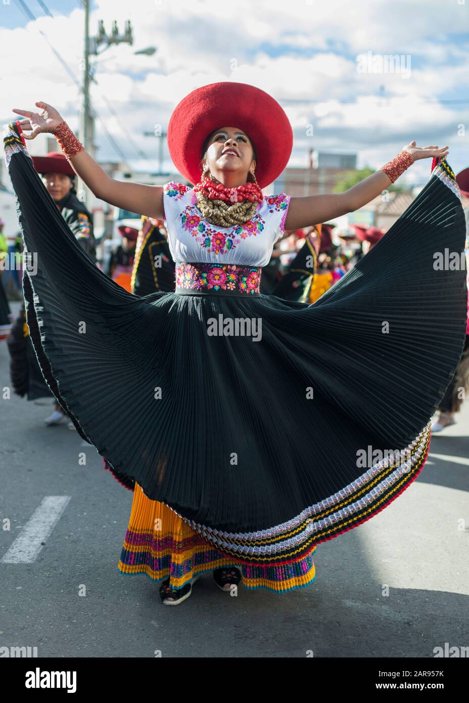 Partecipa a un festival di strada di nuovo anno a Riobamba, Ecuador. Foto Stock