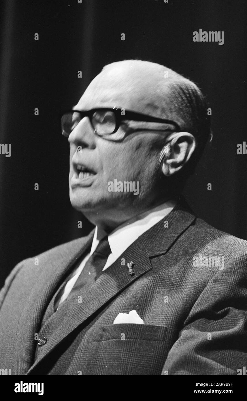 Quinta Associazione Internazionale Di Polizia Del Congresso. Sig. F. R. Mijnlieff, Direttore Generale Ordine pubblico e sicurezza Data: 9 ottobre 1967 Parole Chiave: Congressi Foto Stock