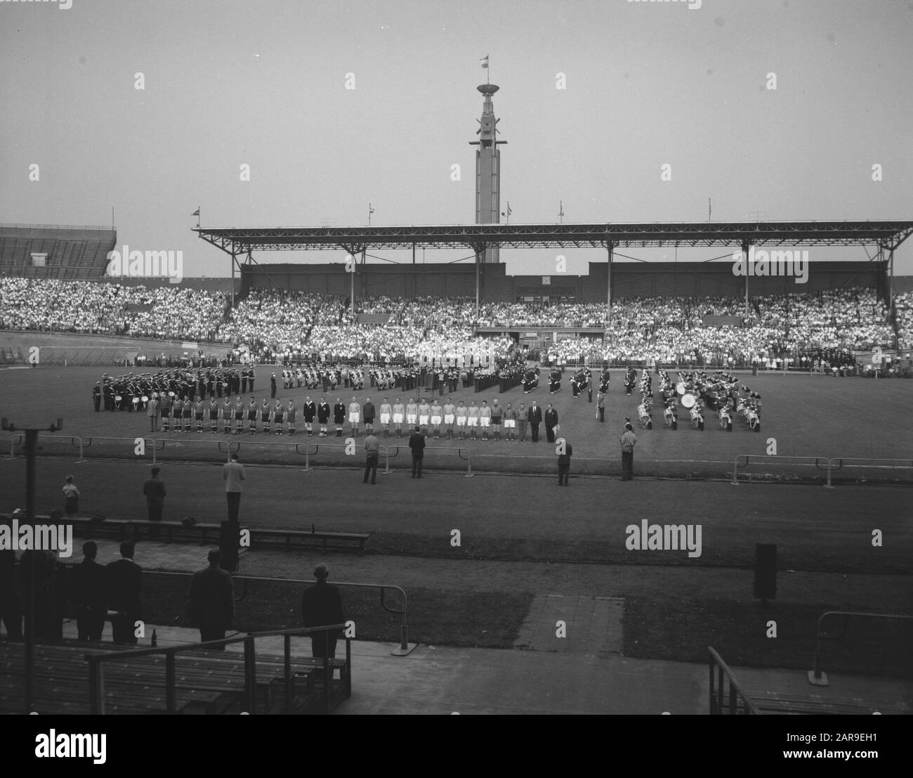 Partita di calcio oldinternationals Olanda contro Belgio nello stadio olimpico Data: 9 maggio 1959 Foto Stock