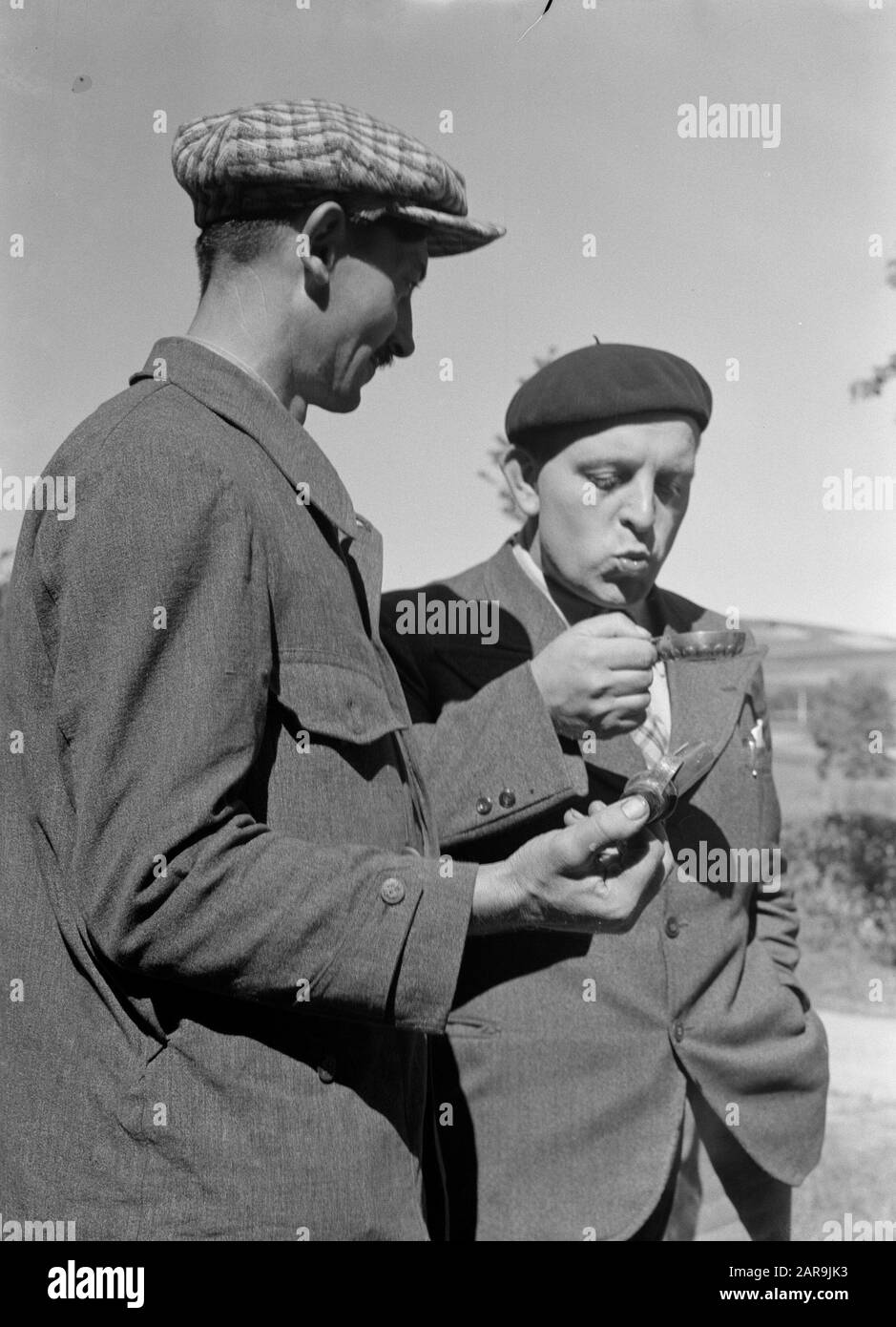 Regioni vinicole - Beaujolais degustazione di vini Data: 1935 Località: Borgogna, Francia Parole Chiave: Vino, viticoltura Foto Stock