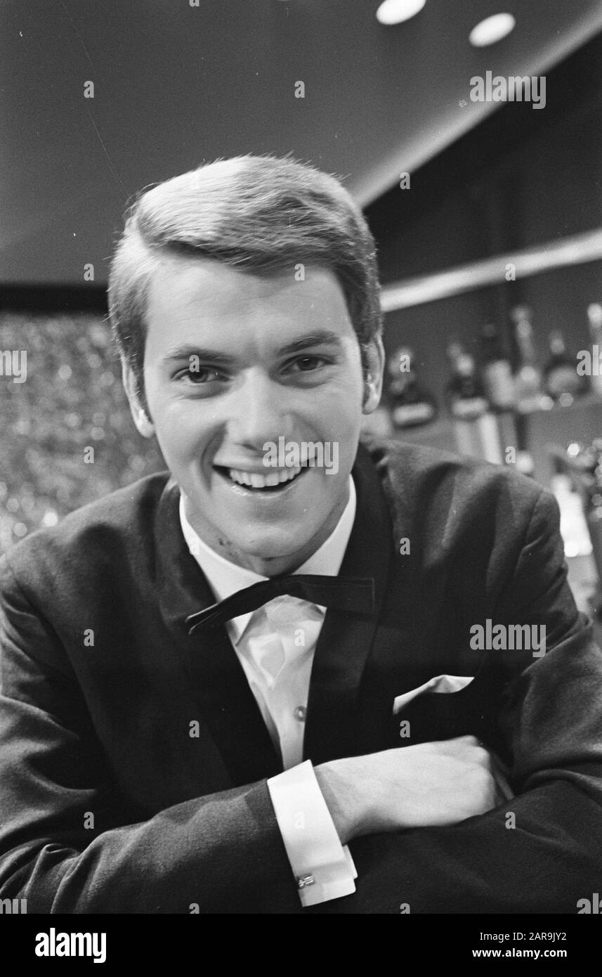 Willy en Willeke show, number 1, 2 and 3 Ronnie October Date: February 1, 1967 Keywords: Shows Person name: Tober, Ronnie Foto Stock