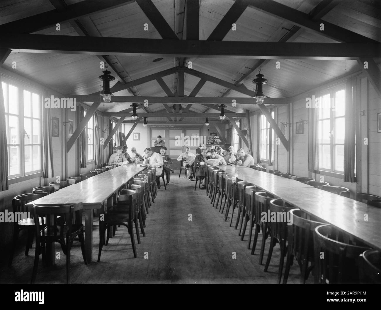 Campi di lavoro, panoramiche, sale, sedie, tavoli, persone, campo ampio Data: Non Data: Sede: EDE Parole Chiave: Persone, panoramiche, sedie, tavoli, campi di lavoro, sale Nome Persona: T campo largo Foto Stock