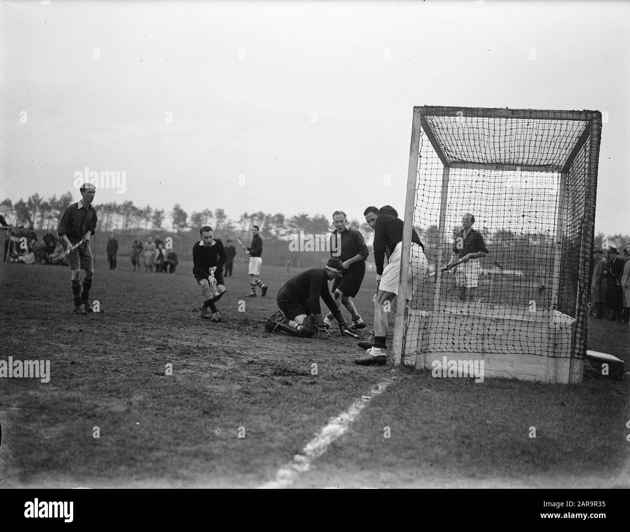Togo contro Hilversum. Angolo penale a proposito DEL TOGO Data: 12 Febbraio 1948 luogo: Den Haag Parole Chiave: Hockey Foto Stock