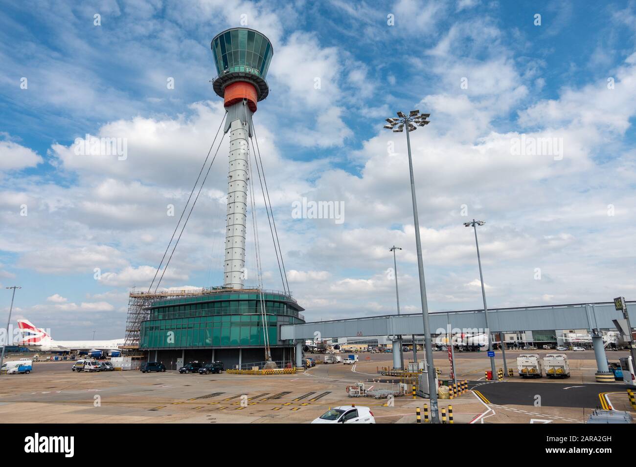 Torre di controllo dell'aeroporto e edifici Foto Stock