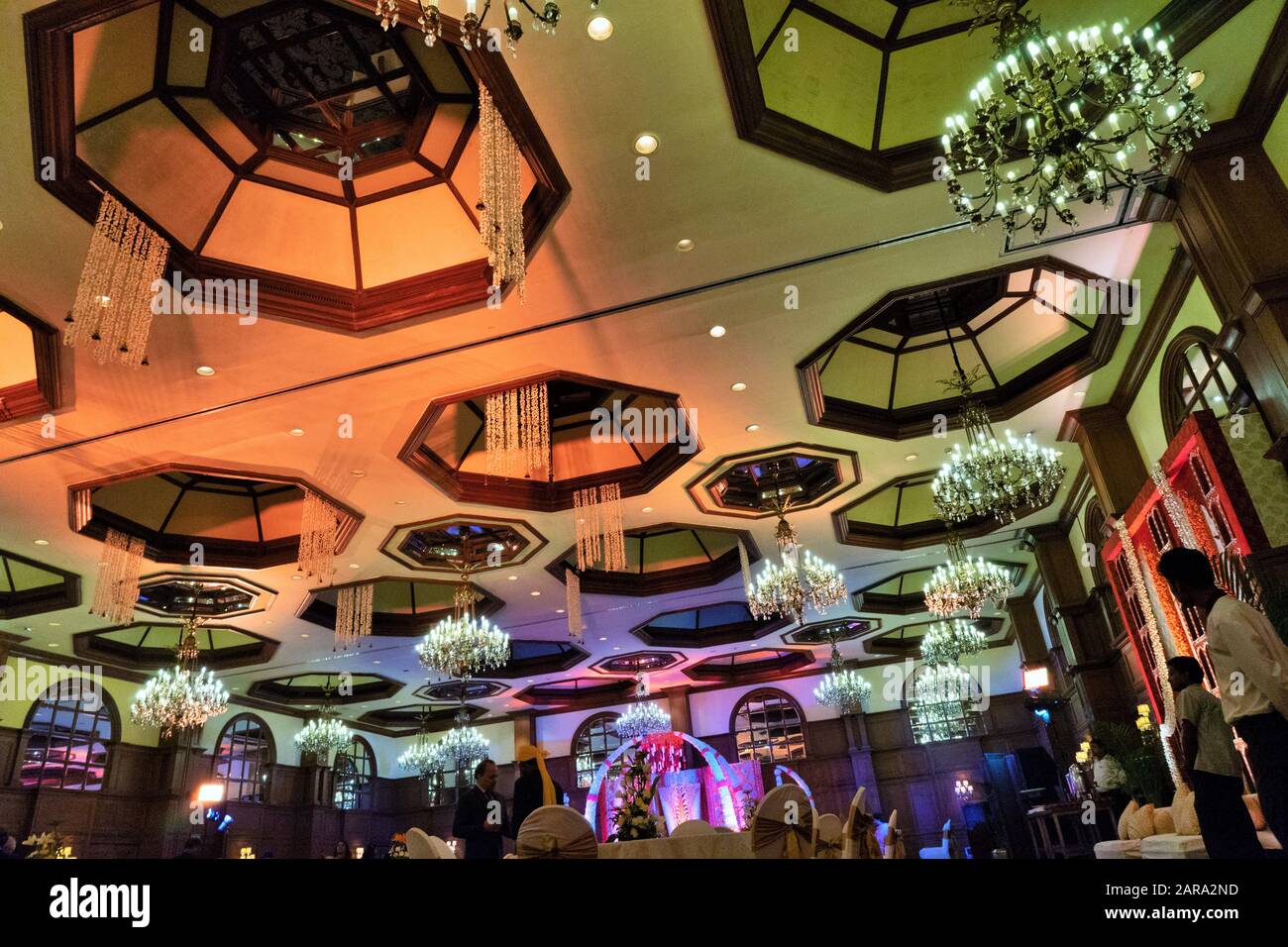 Lampadari, Decorazione Della Sala Per Matrimoni, India, Asia Foto Stock