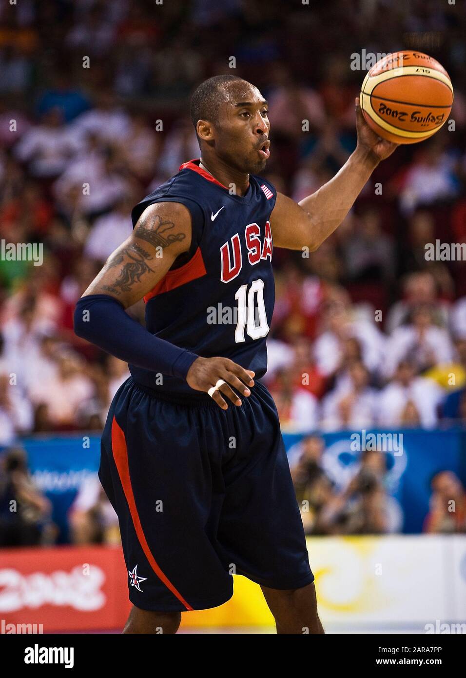 File: 27th Gen, 2020. Incidente in elicottero: Kobe BRYANT è morto. Archivio foto: Pechino, Cina.16th ago 2008.Kobe BRYANT, USA, azione, Spagna - USA - ESP - USA 82: 119, 82-19, basket preliminare gruppo B gruppo B di uomini, - 2008 Giochi Olimpici a Pechino Pechino Cina 16.08 .2008; Olimpiadi estive 2008 a Pechino dal 08.08 al 24.08.2008 nella Repubblica Popolare Cinese di Pechino; | utilizzo credito mondiale: DPA/Alamy Live News Foto Stock