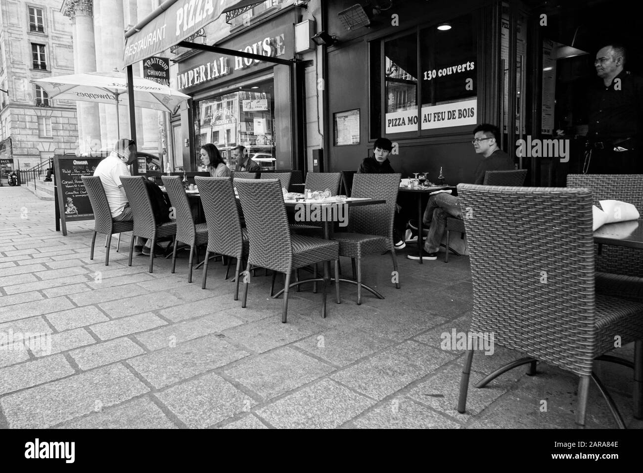 Cafe sul marciapiede, Parigi, Francia, Europa Foto Stock