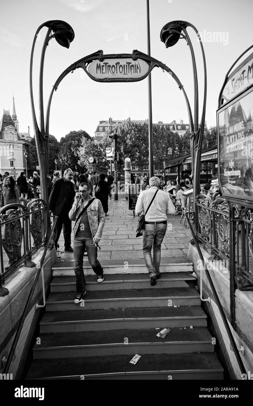 Ingresso alla stazione metropolitana Metropolitan, Parigi, Francia, Europa Foto Stock