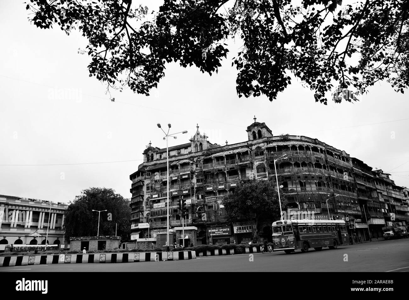 Jer Mahal Heritage Building, Metro Cinema Junction, Dhobi Talao, Mumbai, Maharashtra, India, Asia Foto Stock