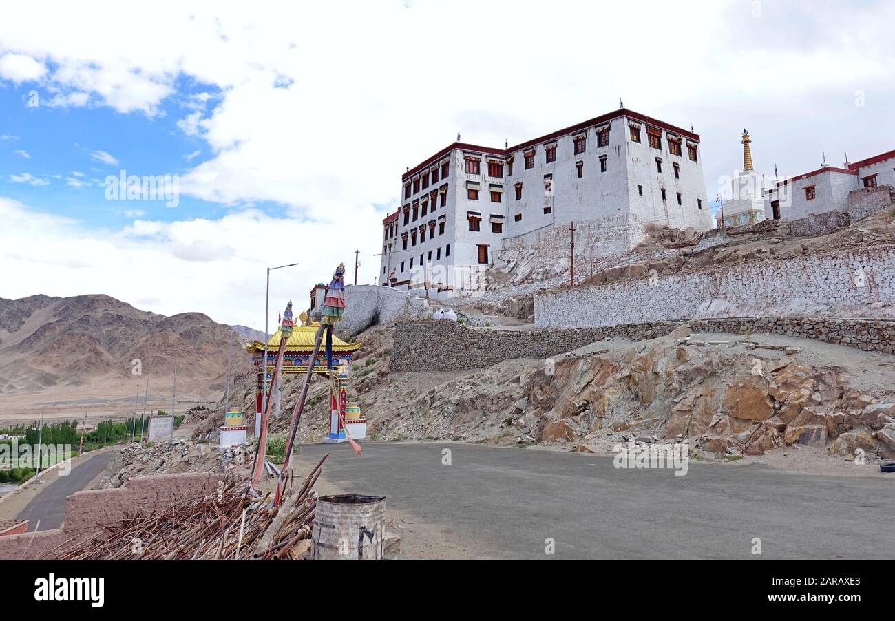 Il monastero sacro di Lamayuru o Yuru un monastero buddista tibetano a Lamayouro, distretto di Leh, Ladakh, India - 2019 Foto Stock