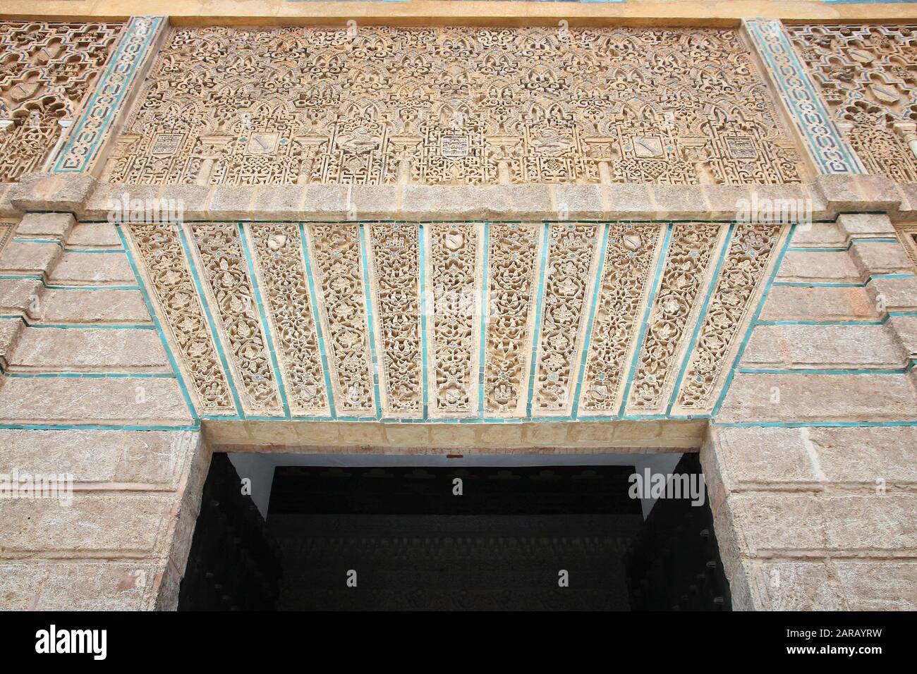 Alcazar Di Siviglia, Spagna. Patrimonio Dell'Umanità Dell'Unesco. Lavori in pietra intricati. Foto Stock