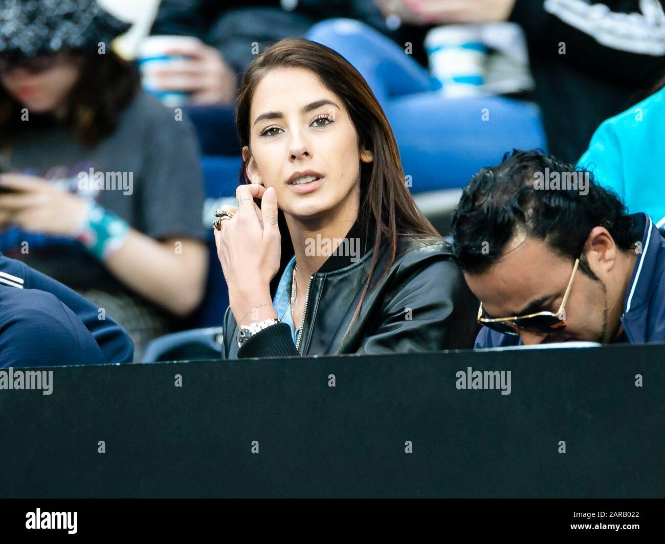 Melbourne, Australia. 27th Gen 2020. Tennis: Grand Slam, Australian Open. Uomini, singoli, turno di 16, Rublev (Russia) - Zverev (Germania). Brenda Patea, amico di Alexander Zverev, guarda nella macchina fotografica. Merito: Frank Molter/Dpa/Alamy Live News Foto Stock