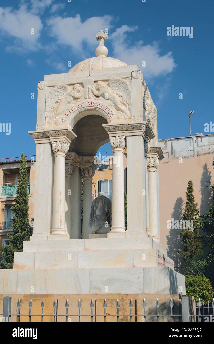 Mausoleo di marmo nel cortile della chiesa della Vergine Faneromeni. Nicosia, Cipro Foto Stock