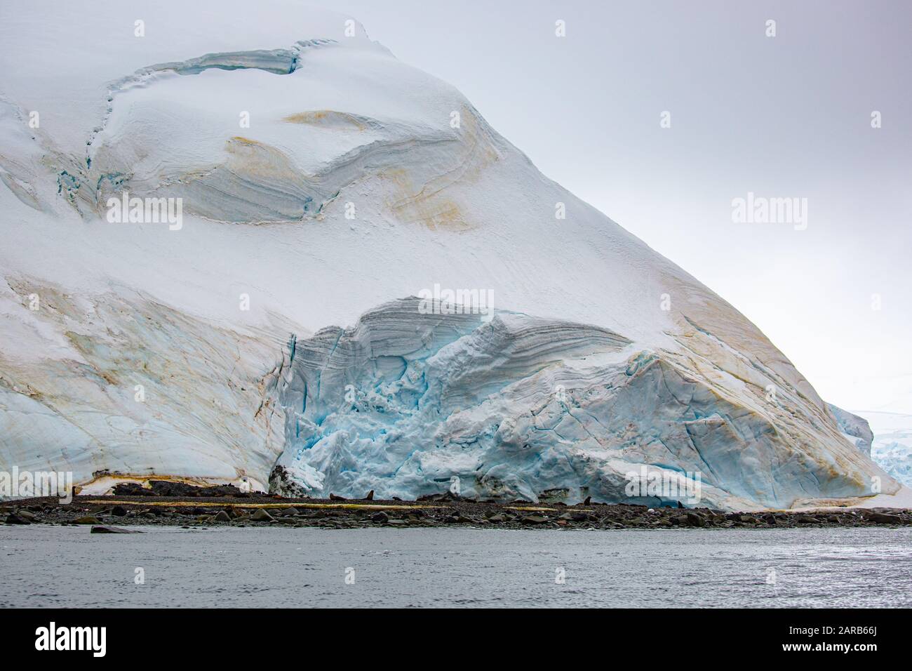 Iceberg di fusione a causa del riscaldamento globale nel sud dell'Oceano Atlantico, Antartide Foto Stock