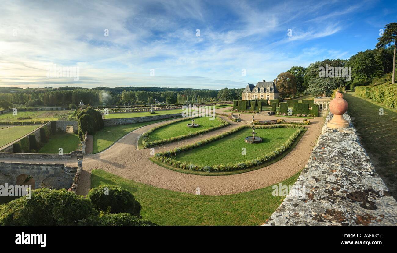 Francia, Indre et Loire, Chancay, Chateau de Valmer giardini, vista sulla terrazza delle fontane fiorentine (menzione obbligatoria Chateau de Valmer) // Fran Foto Stock