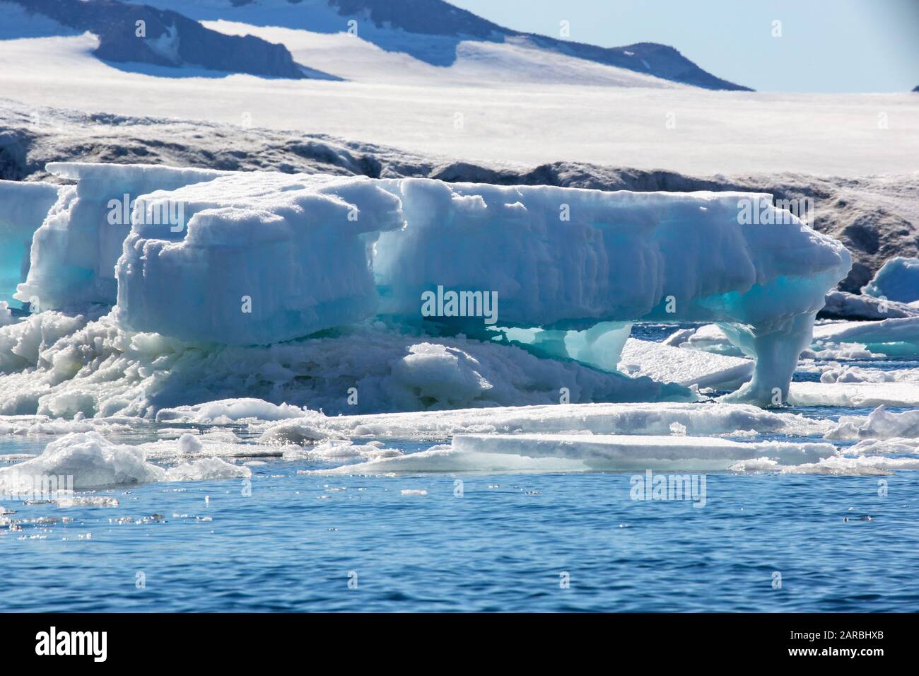 Iceberg di fusione a causa del riscaldamento globale nel sud dell'Oceano Atlantico, Antartide Foto Stock