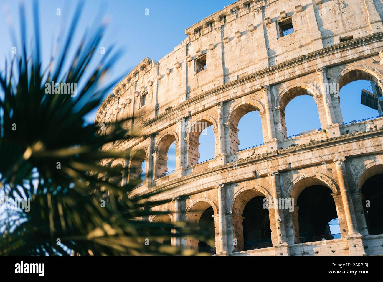 Roma, Italia - 2 Gennaio 2020: Il Colosseo A Roma, Italia Foto Stock