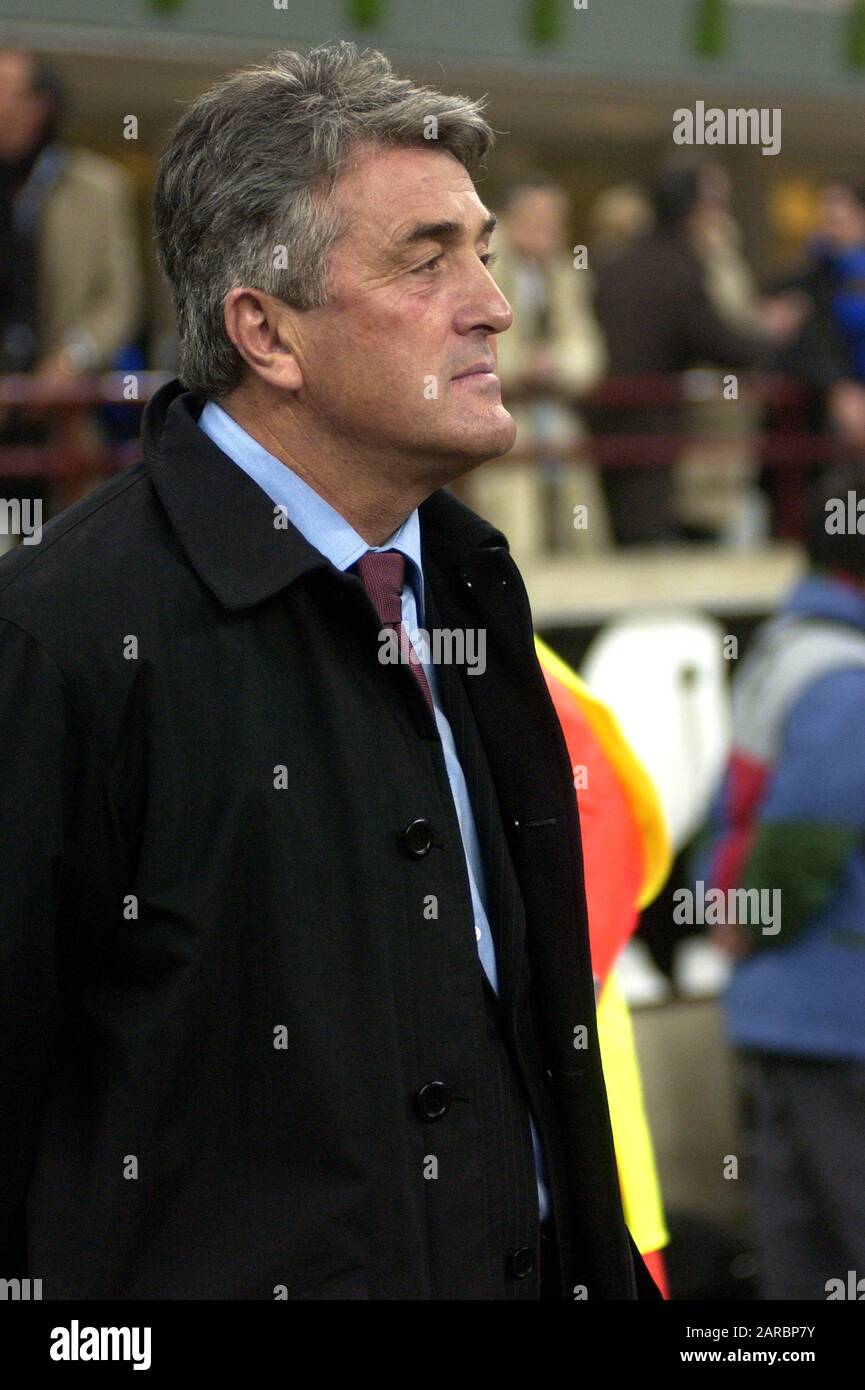 Milano Italia, 26 febbraio 2003, Stadio 'G.Meazza San Siro', UEFA Champions League 2002/2003, FC Inter - FC Barcellona: Il coach Barcellona Radomir Antic prima della partita Foto Stock