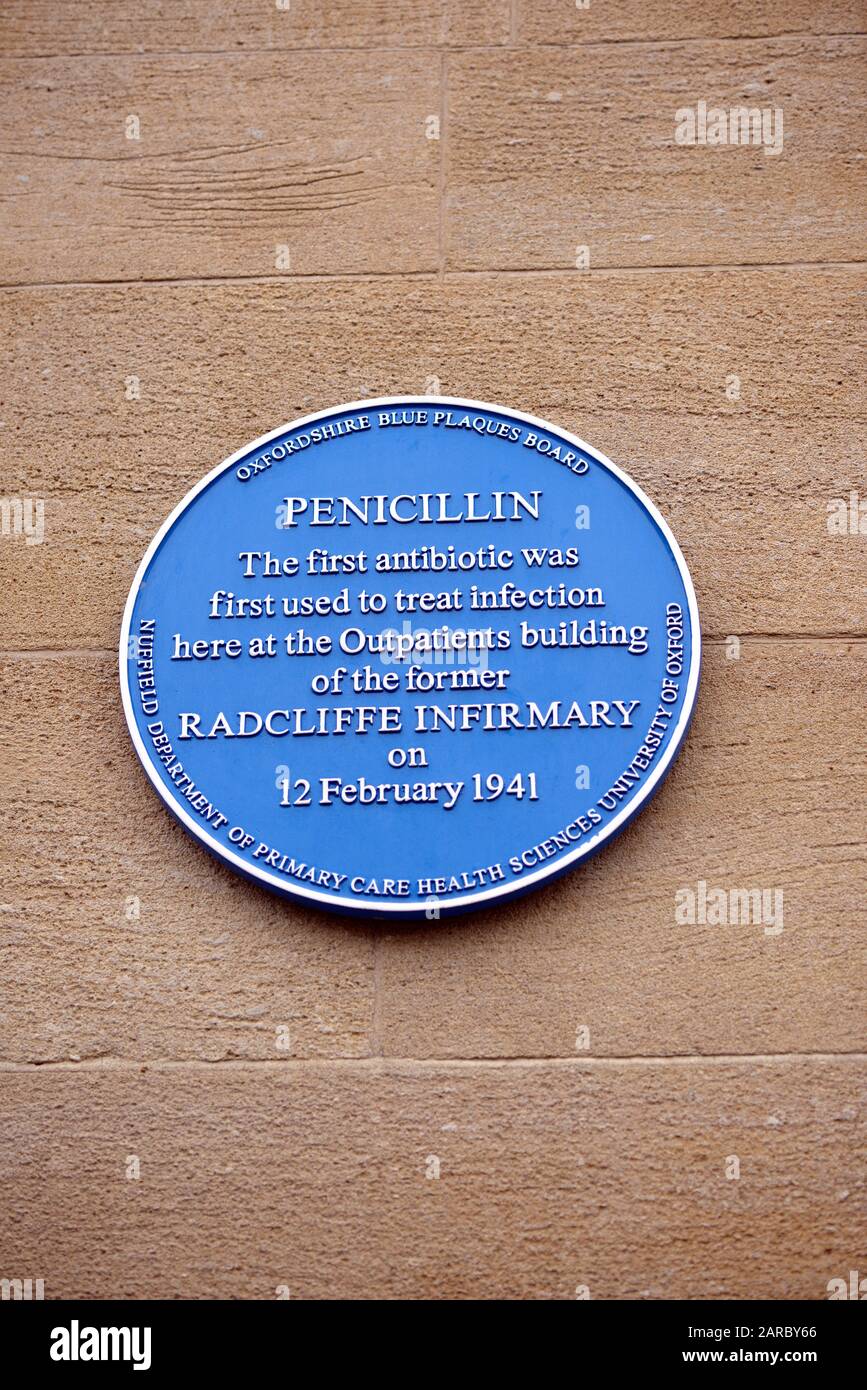 Placca blu che commemora la scoperta della penicillina all'infermeria di Radcliffe, Oxford, nel 1941 Foto Stock