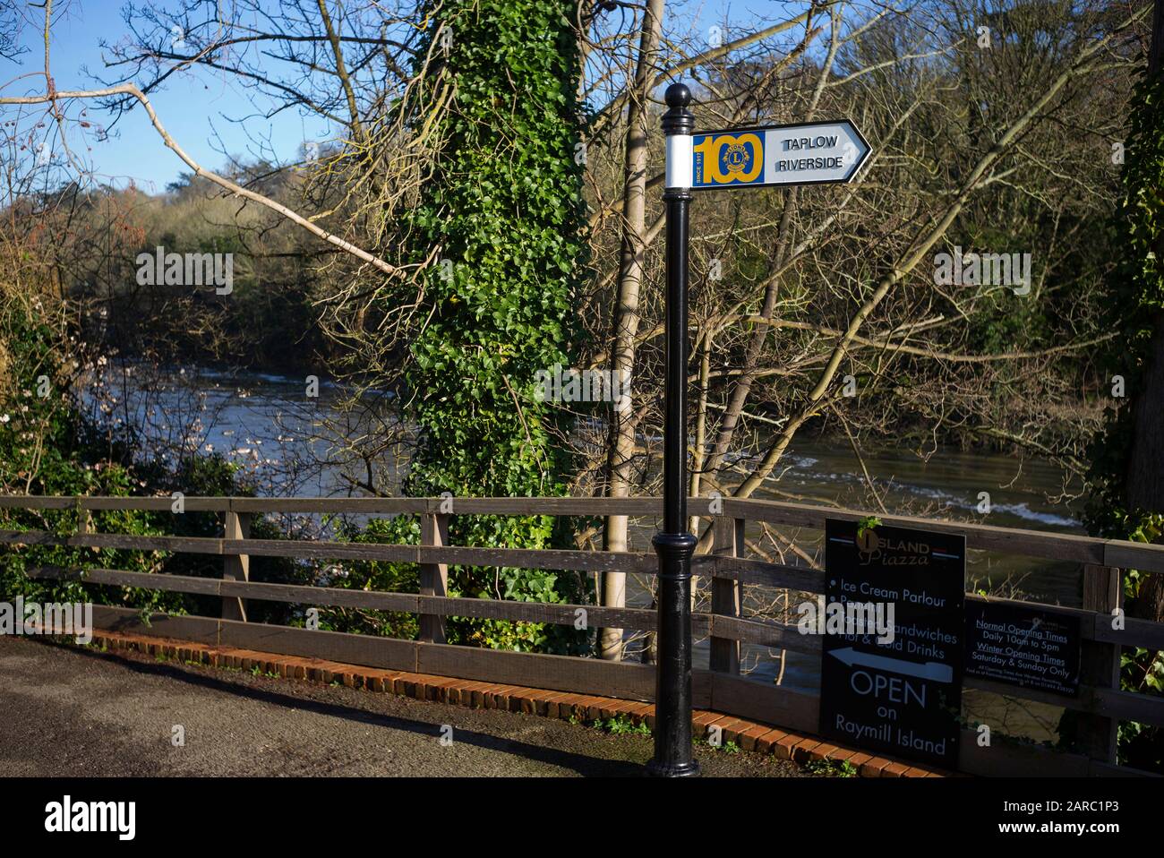 Maidenhead, Berkshire, 20th Gennaio 2020, Boulters Lock, Restaurant, Raymill Island, River Thames, Thames Valley, [Mandatary Credit: Peter Spurrier], Foto Stock