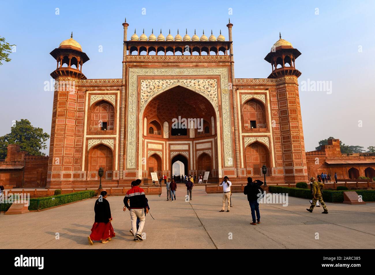 Taj Mahal, La Grande Porta, Agra, India Foto Stock