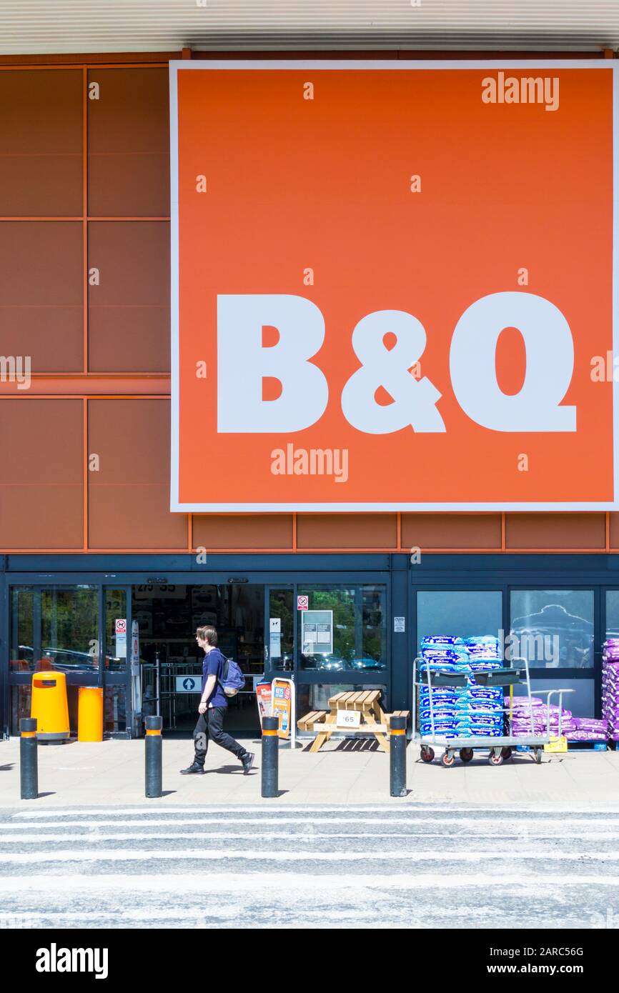 Un grande B&Q DIY e home improvement store presso Bugsby modo sulla penisola di Greenwich, Londra. Foto Stock