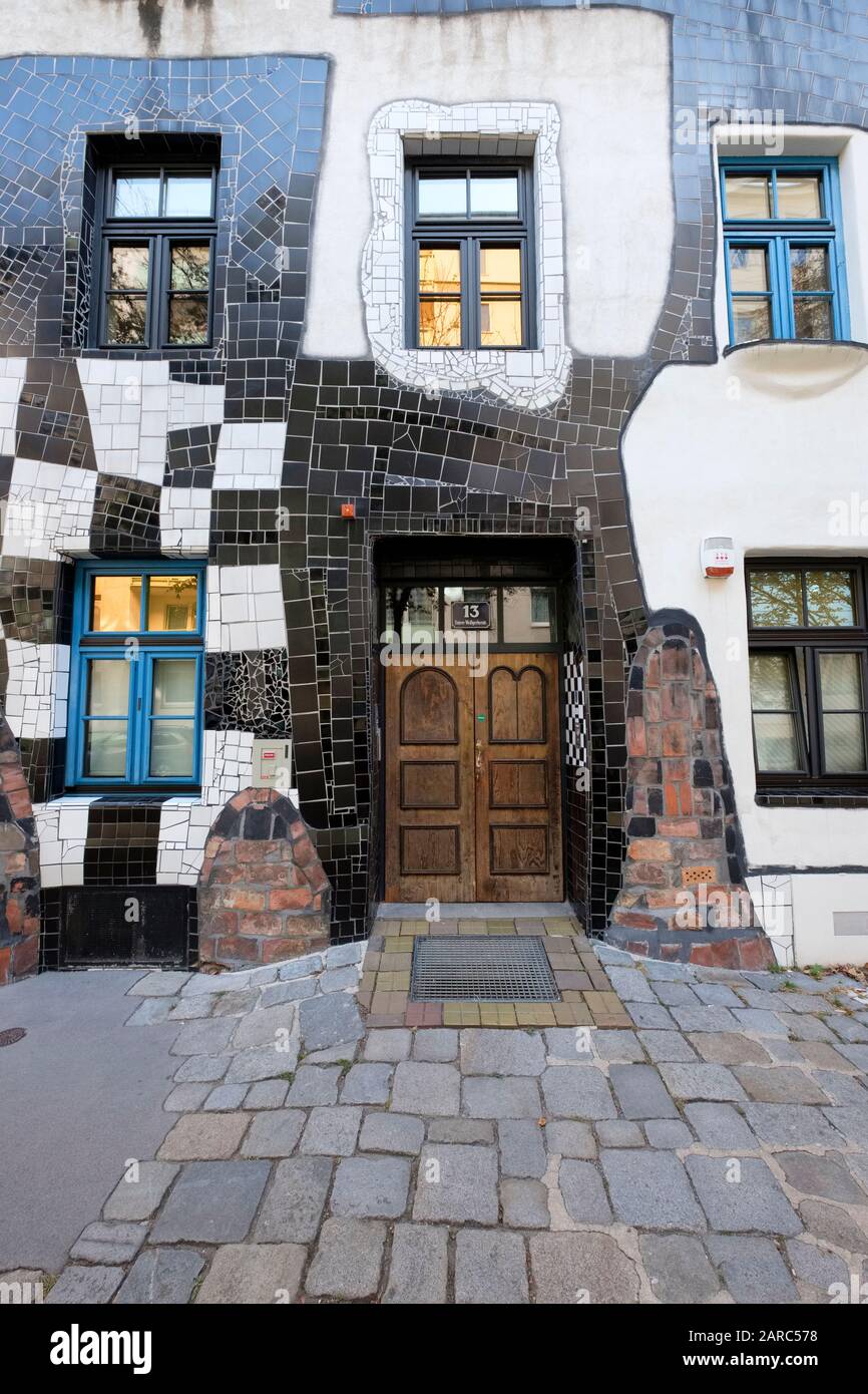 Dettagli Della Kunst Haus, Wien, Museum Hundertwasser, Art House Hundertwasser Progettato Da Friedensreich Hundertwasser, Vienna, Austria Foto Stock